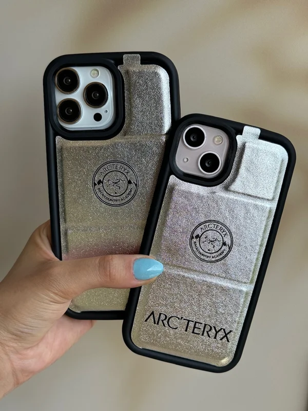قاب گوشی آیفون Arc'teryx استند شو