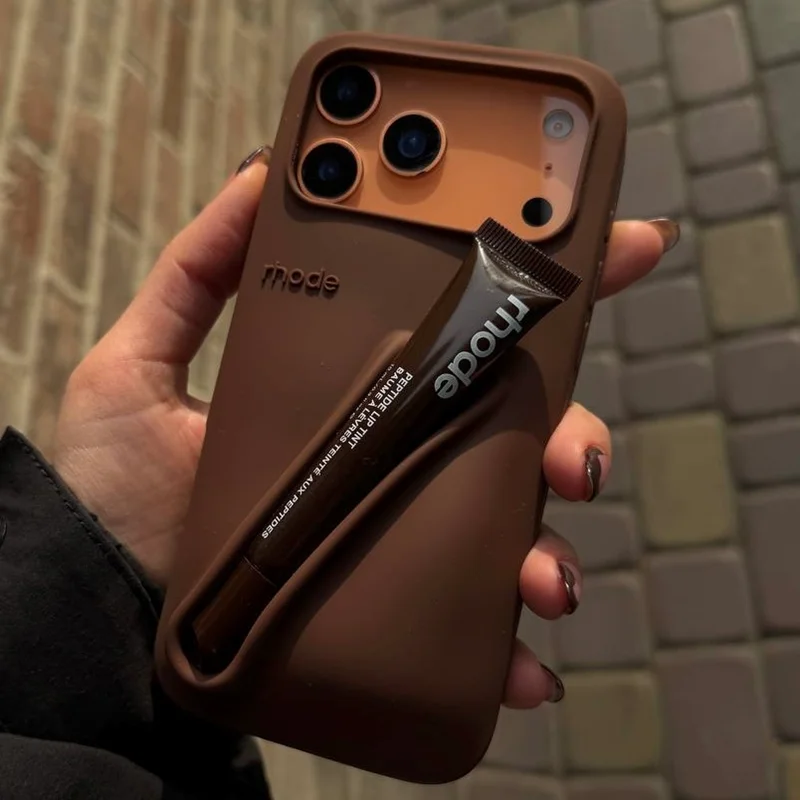 قاب موبایل آیفون پک رود همراه با لیپ ست (اسپرسو)