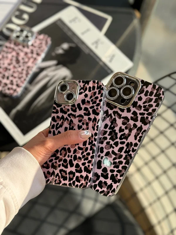 قاب گوشی آیفون پلنگ صورتی لنز اکلیلی