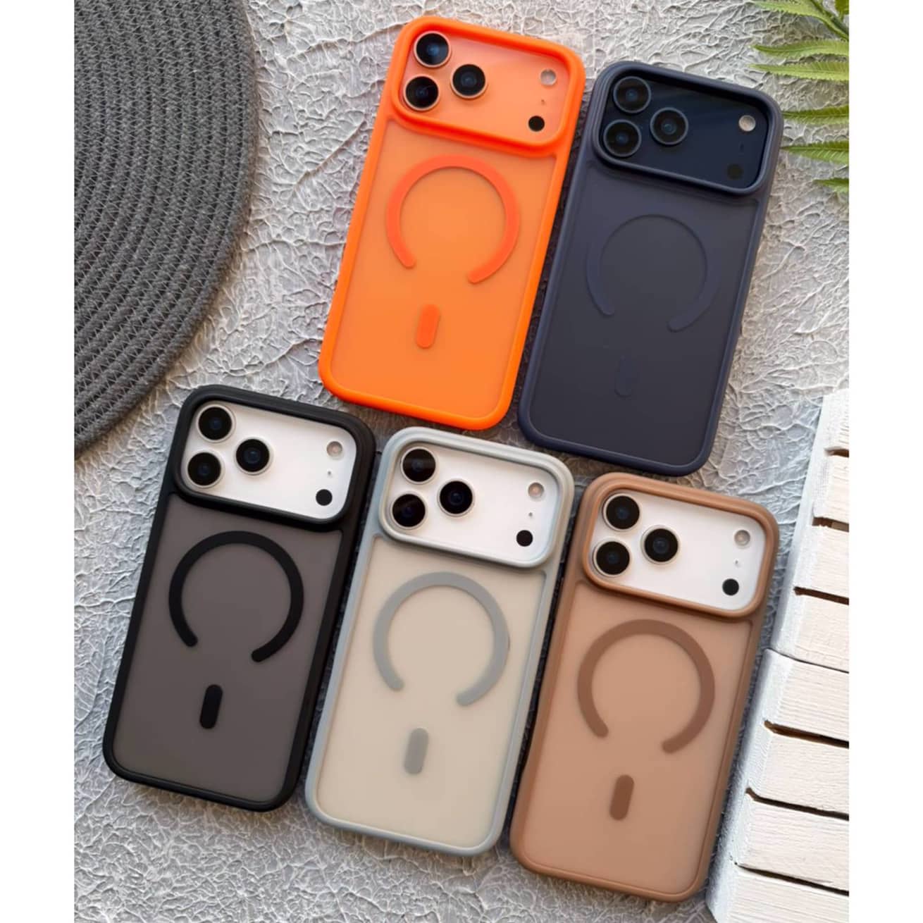 قاب آیفون پشت مات مگ سیف دار