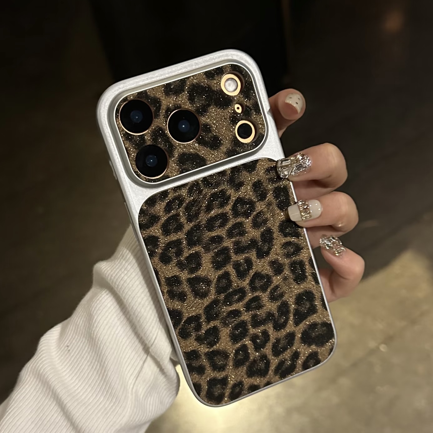 کاور گوشی آیفون پلنگی Ag