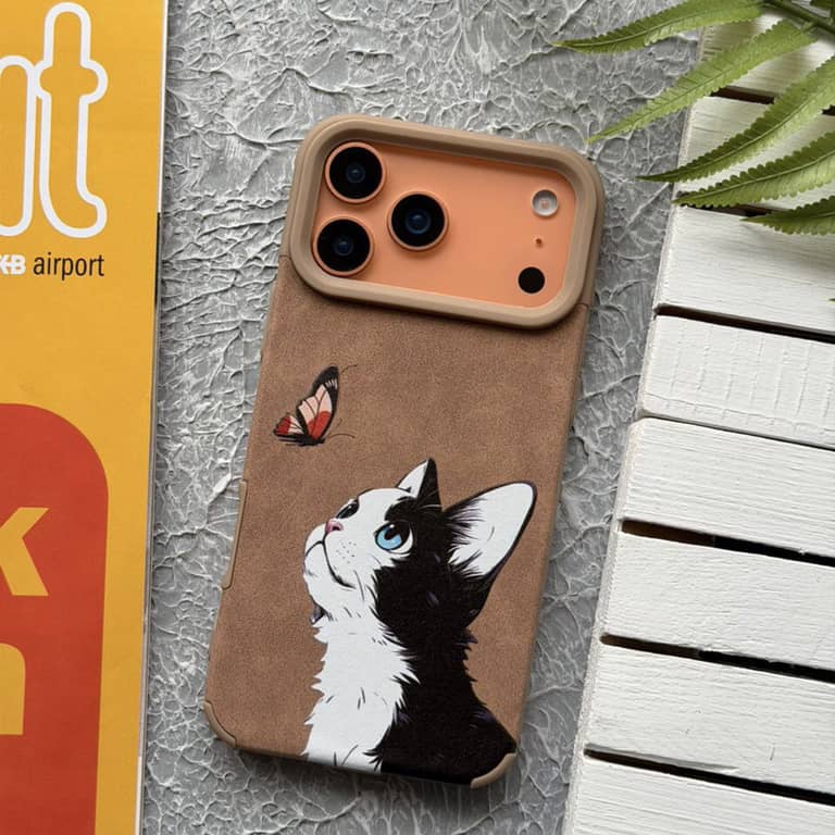 کاور آیفون گربه و پروانه مخملی