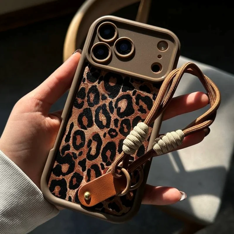 کاور آیفون پلنگی لندیارد