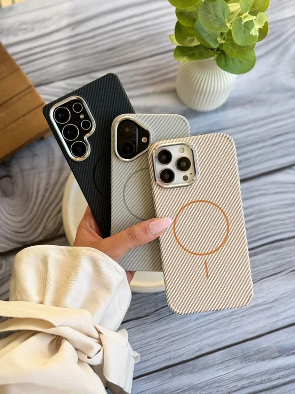 قاب گوشی آیفون Carbon Magsafe با پک Qseries