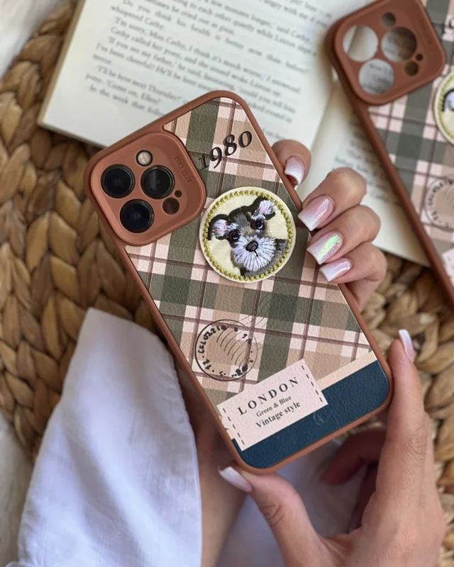 قاب گوشی باربری وینتیج استایل سگ قهوه ای آیفون