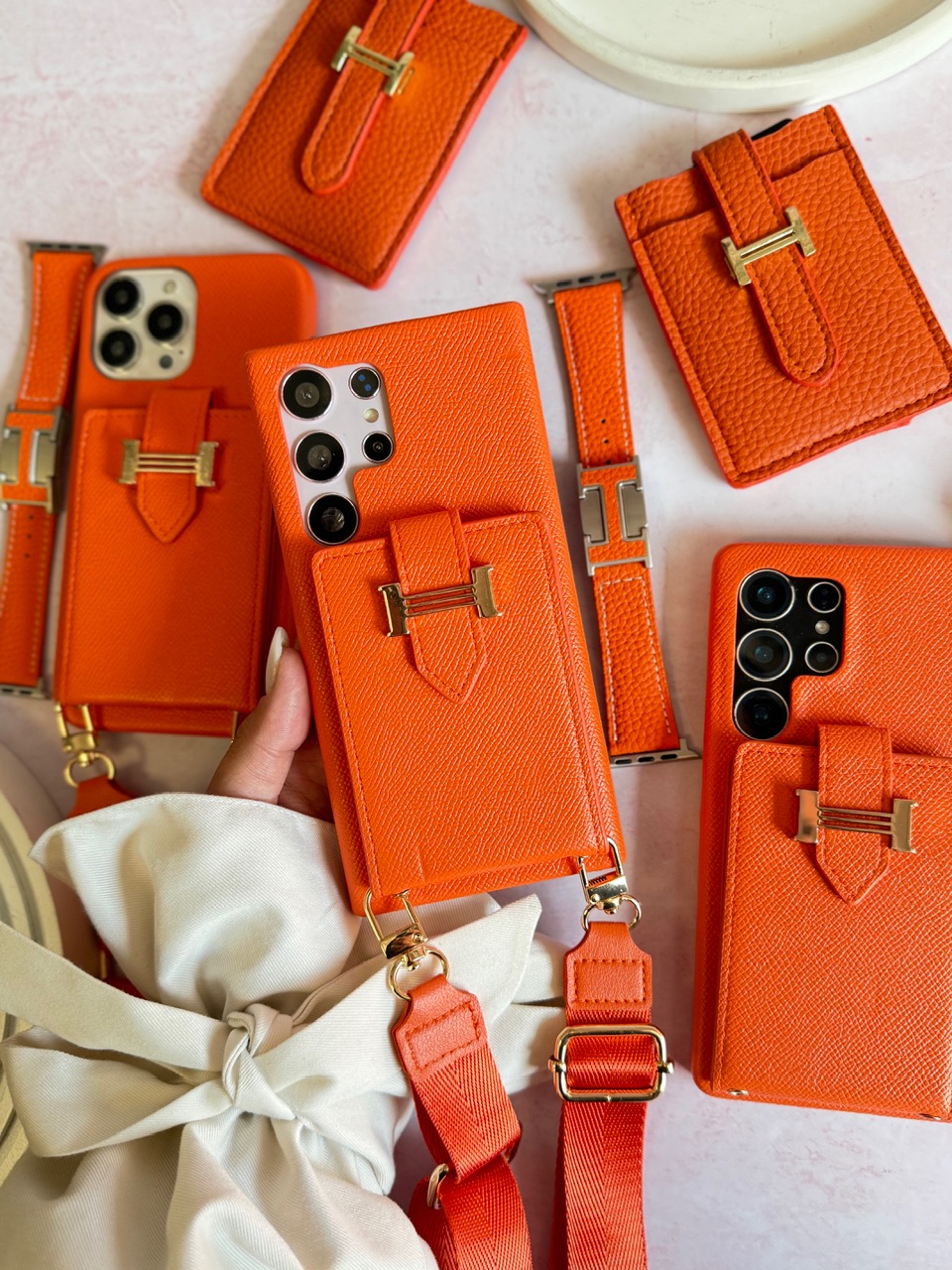 قاب سامسونگ هرمس کیفی چرمی با بند بلند رنگ نارنجی